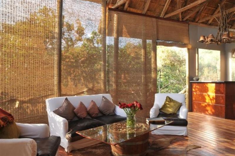 Buffalo Ridge Safari Lodge มาเดิคเวเกมรีเซิร์ฟ ภายนอก รูปภาพ